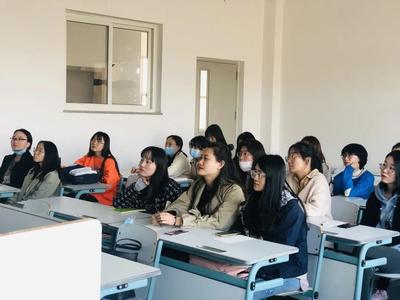 英語學院召開2018級研究生就業指導會，聚焦高效尋聘